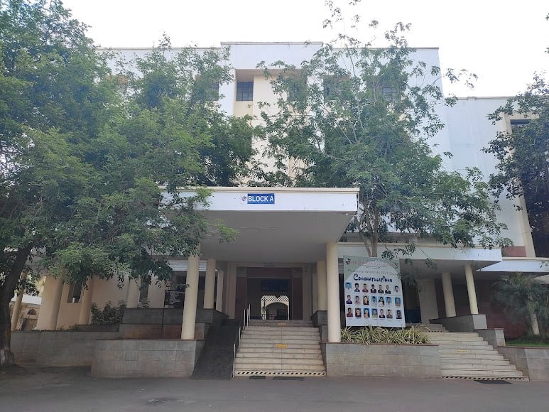 VLB Janakiammal College of Arts and Science Campus
